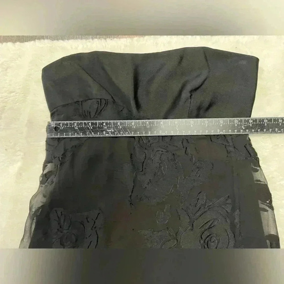 Vintage Strapless Donna Karan Black Gown Size 4 - Picture 7 of 16